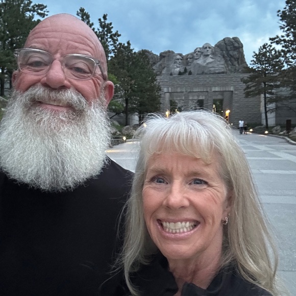 Meet your Posher, Sandie - Picture 2 of 2